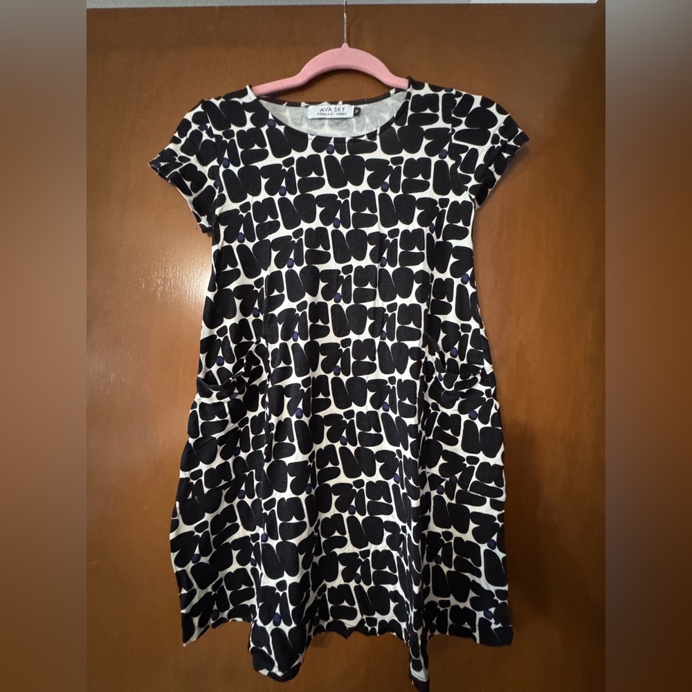 Ava Sky Black and Gray Leaf Print Top